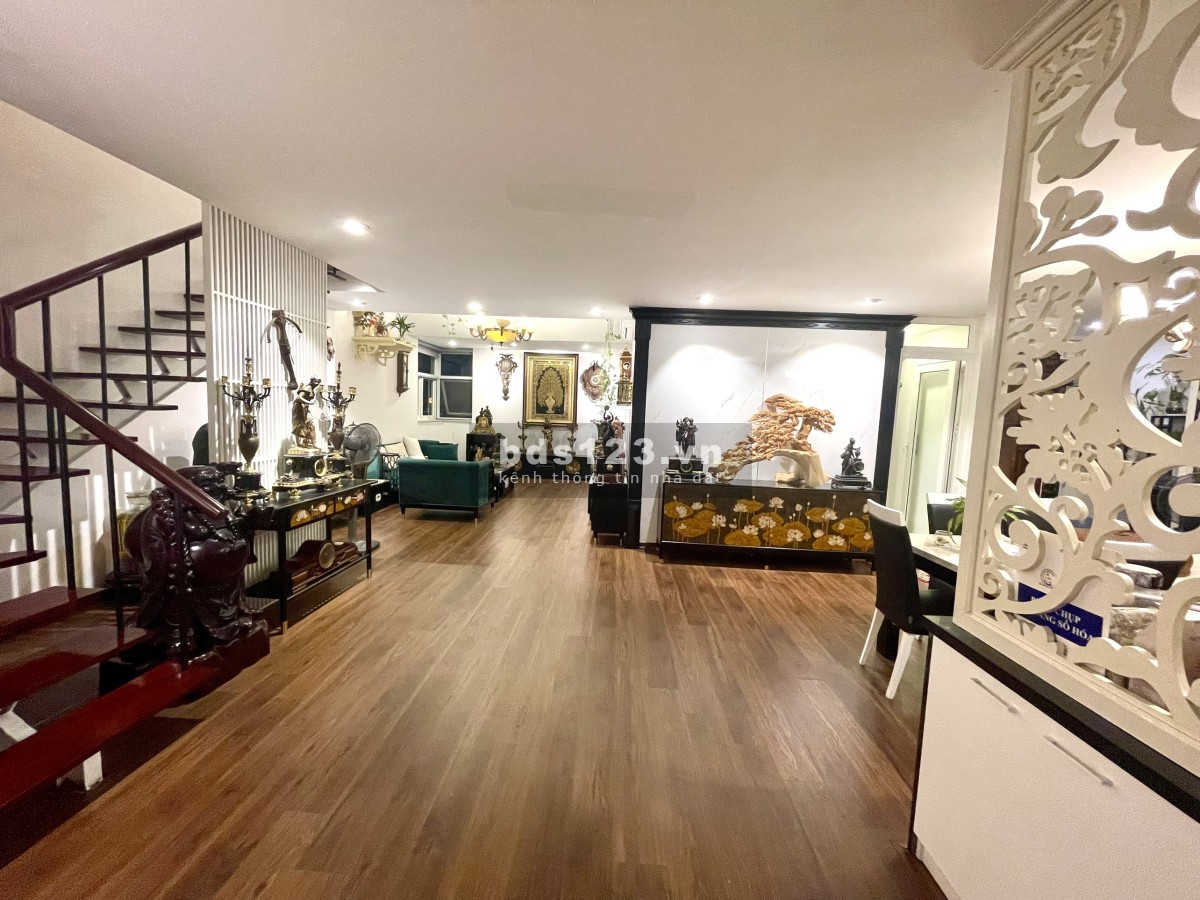 CHính chủ cần bán căn hộ Penhouse Ciputra view Hồ Tây