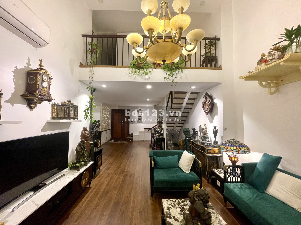 CHính chủ cần bán căn hộ Penhouse Ciputra view Hồ Tây
