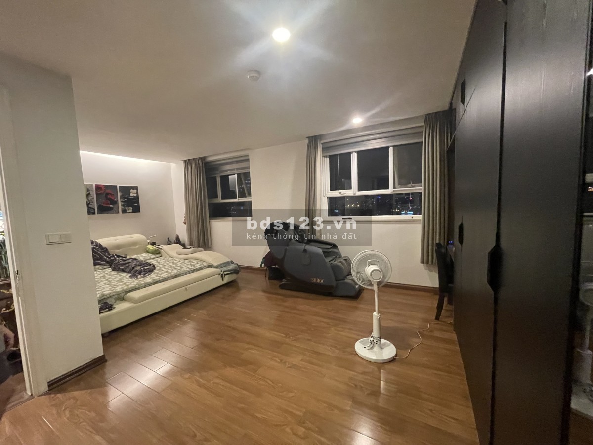 CHính chủ cần bán căn hộ Penhouse Ciputra view Hồ Tây