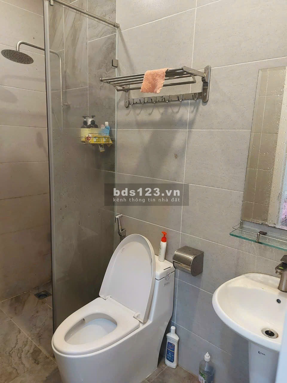 Bán lô 60m2 TẶNG NHÀ 1T 1L đúc kiên cố chỉ 4tỷ hơn xíu có TL