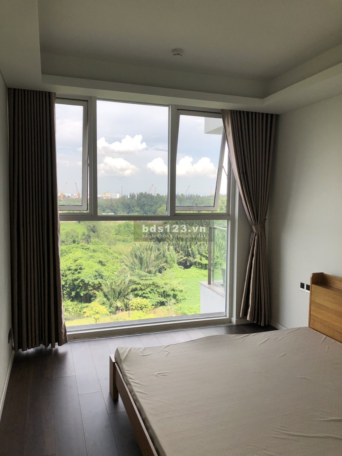 Giá siêu rẻ. 3 Phòng ngủ Sarica 155m view công viên thoáng mát chỉ 45t