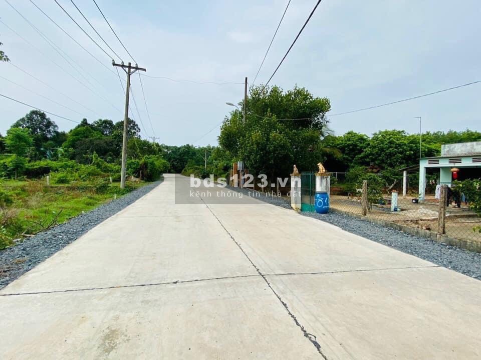 Ngộp căt lỗ 140m full thổ 1 sẹc Nguyễn Văn Khạ ngay TT Củ Chi giá chốt 1 ty280