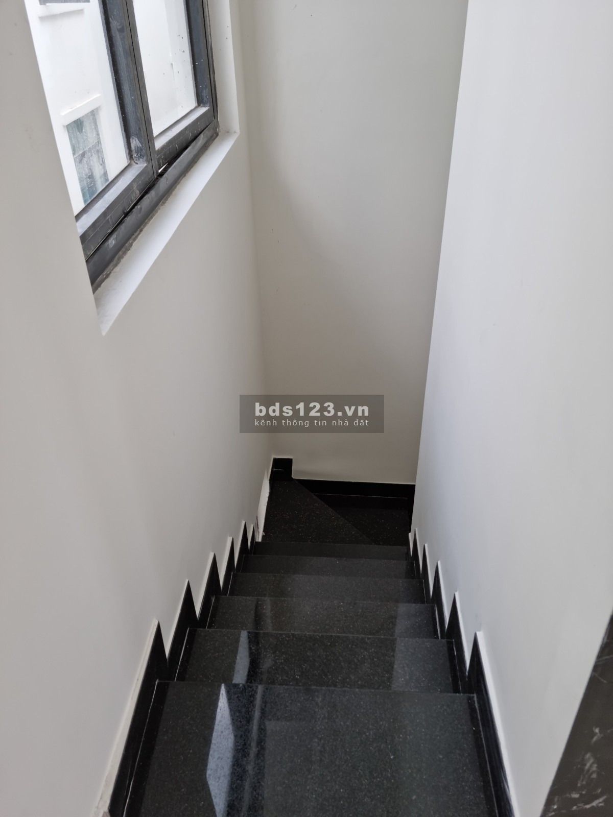 Cho thuê nhà phố 84m2 hoàn thiện nguyên căn 25 triệu - Vinhomes Quận 9