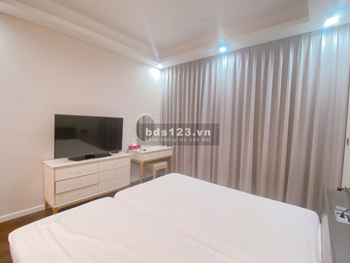 Cho thuê căn hộ Sarica, 3 phòng ngủ, diện tích 155m2, giá 45 triệu/tháng, cuối tháng trống