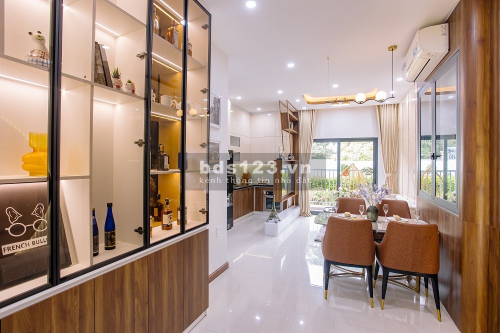 Bán Gấp Căn Hộ 65m2 View Sân Golf Giá Chỉ 1.8 Tỷ