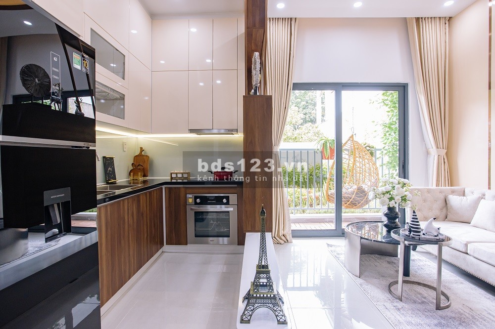 Bán Gấp Căn Hộ 65m2 View Sân Golf Giá Chỉ 1.8 Tỷ