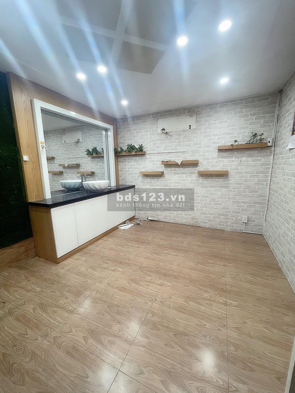 Nhà 2 tầng đẹp Bùi Quang Là - 2 mặt tiền - KD đa ngành nghề - Thu nhập 25 tr/th - 75m2 - Nhỉnh 6 tỷ