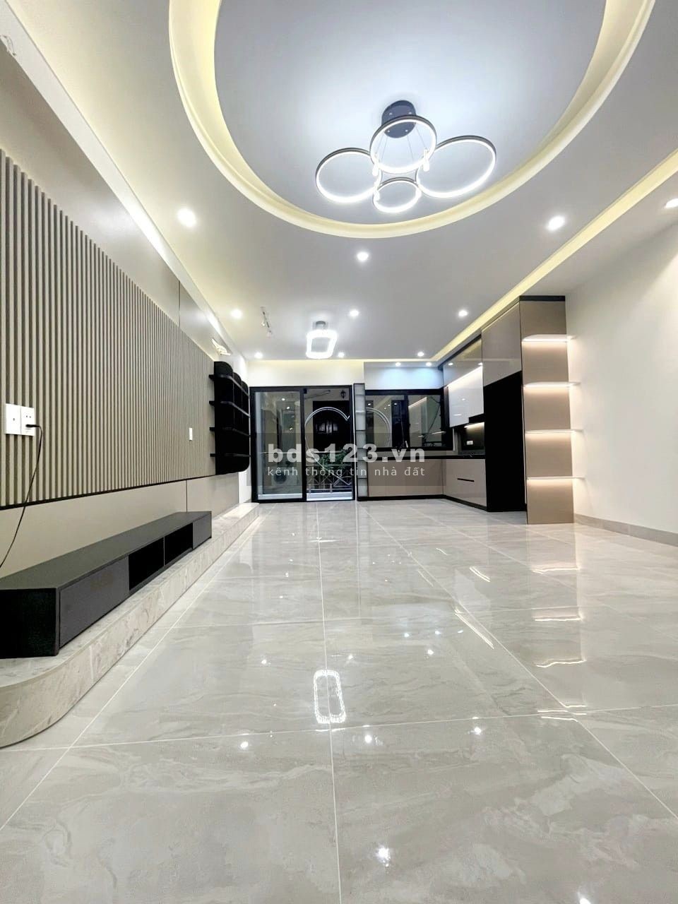 Phân khu VIP Ba Đình - Ô tô - Mặt ngõ - Kinh doanh văn phòng - Ô tô đỗ cửa, 2 ô tô vào nhà