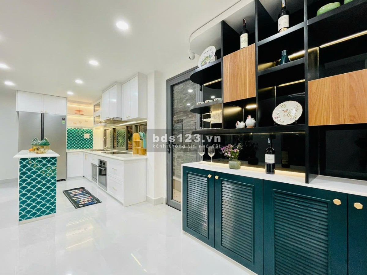 Chính chủ bán căn nhà 5 tầng full nội thất, có thang máy, Phường 14, Q. Gò Vấp