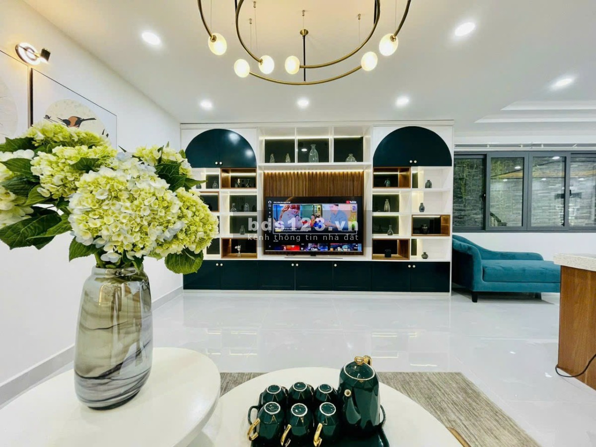 Chính chủ bán căn nhà 5 tầng full nội thất, có thang máy, Phường 14, Q. Gò Vấp
