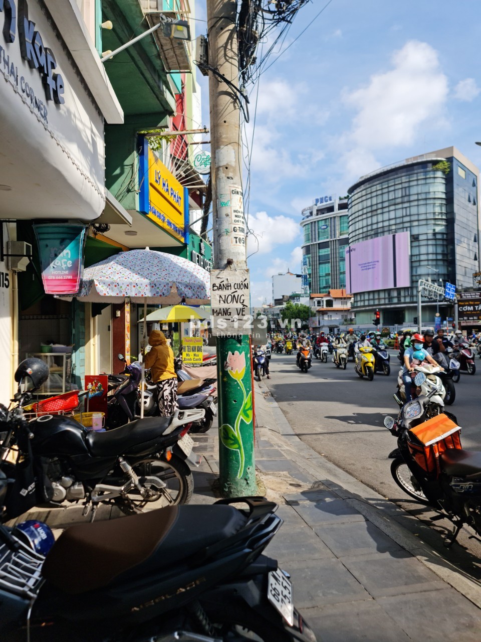 Cần sang nhà góc 2 mặt tiền 115 Trần Huy Liệu