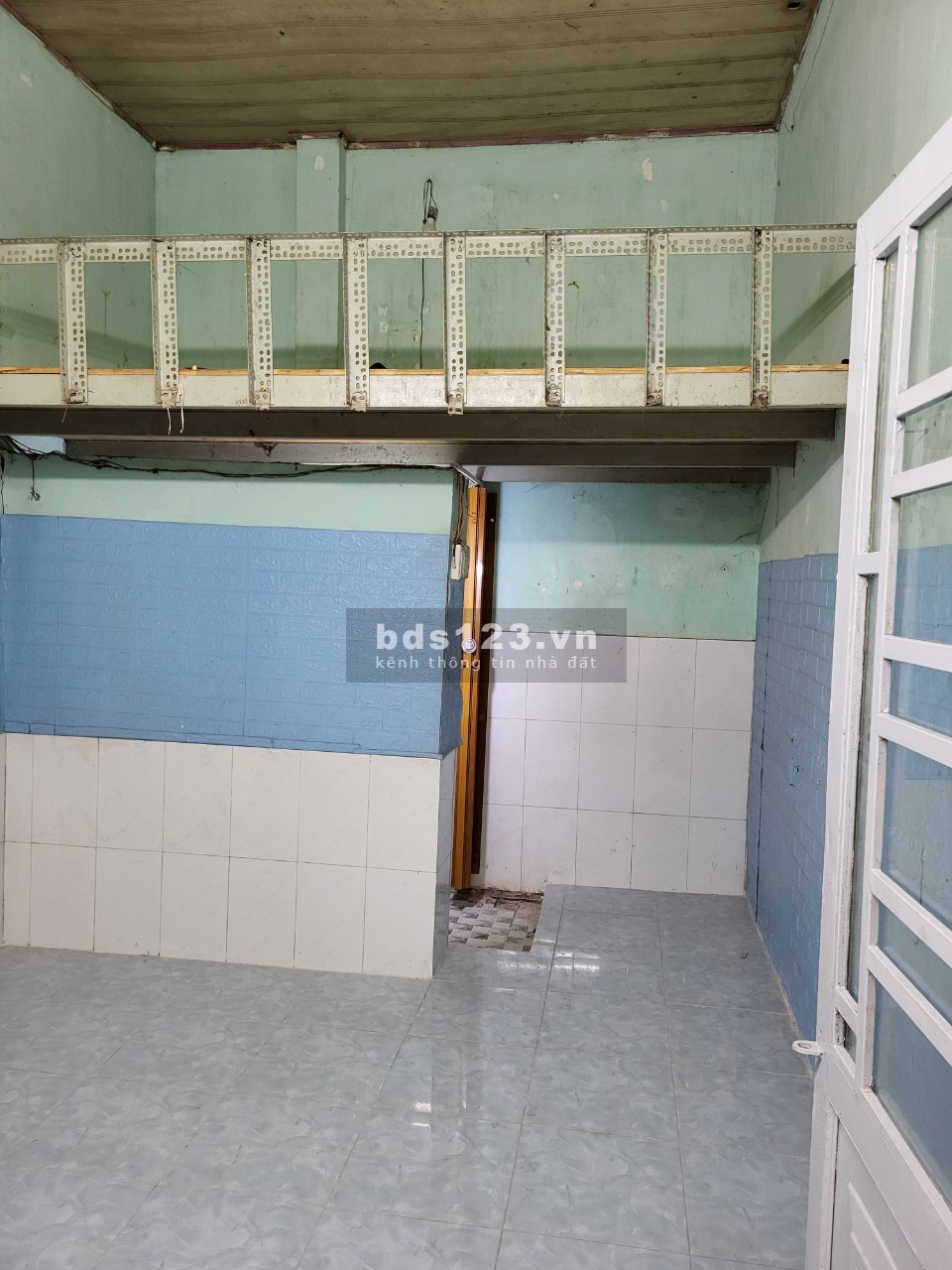 Cho thuê phòng trọ 15m2 đường Tây Sơn sát ngay chợ Tân Hương Quận Tân Phú, giờ giấc tự do.