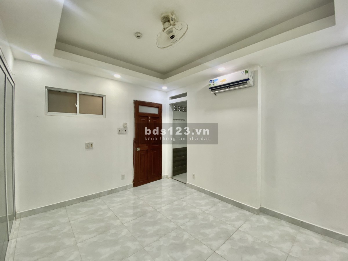 Cho thuê phòng đối diện ETown Cộng Hòa tiện nghi có máy lạnh an ninh