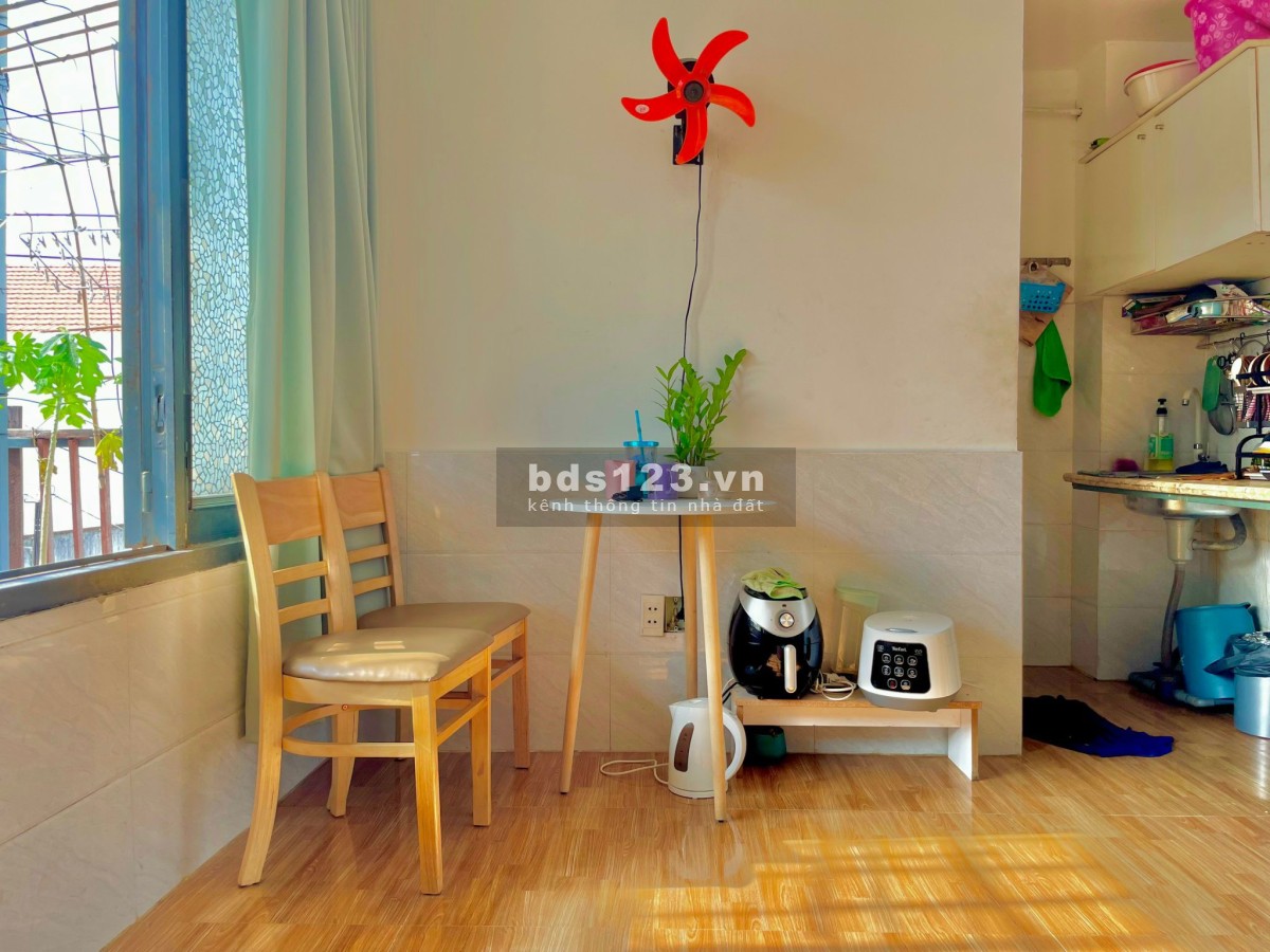Phòng rộng đẹp có gác lửng - View ban công 26/42 Tân Sơn Nhì, Quận Tân Phú (có thang máy, máy giặt)