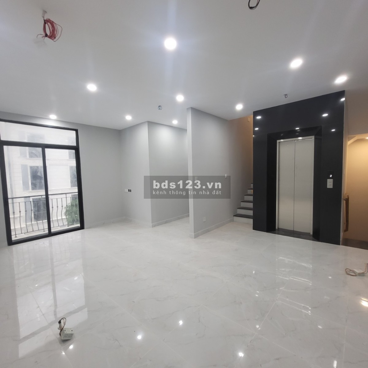 Cho thuê nhà phố 96m2 hoàn thiện nguyên căn hỗ trợ 12,5 triệu