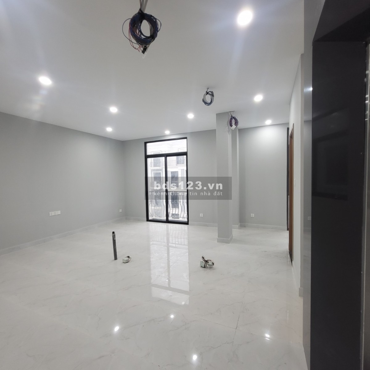 Cho thuê nhà phố 96m2 hoàn thiện nguyên căn hỗ trợ 12,5 triệu