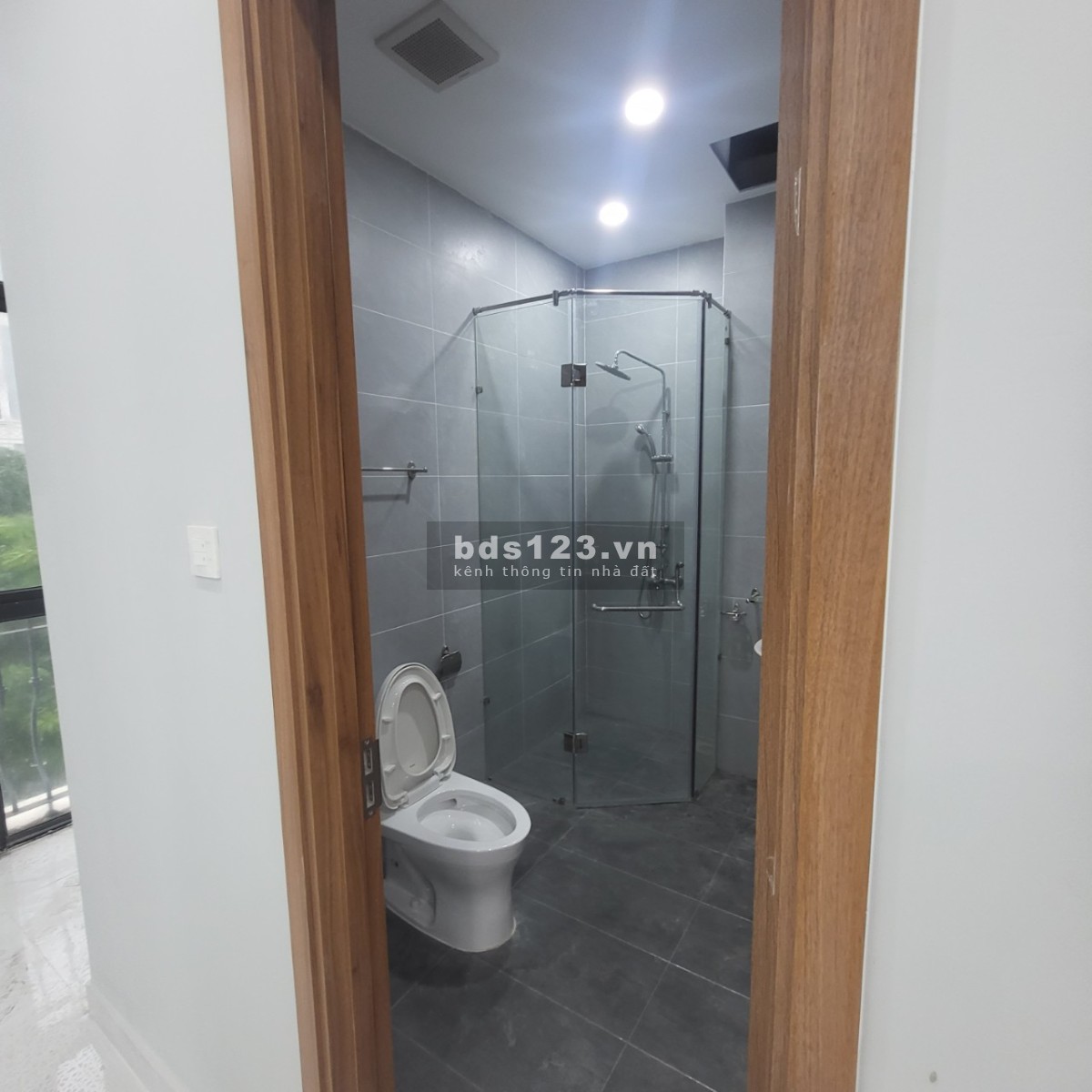Cho thuê nhà phố 96m2 hoàn thiện nguyên căn hỗ trợ 12,5 triệu