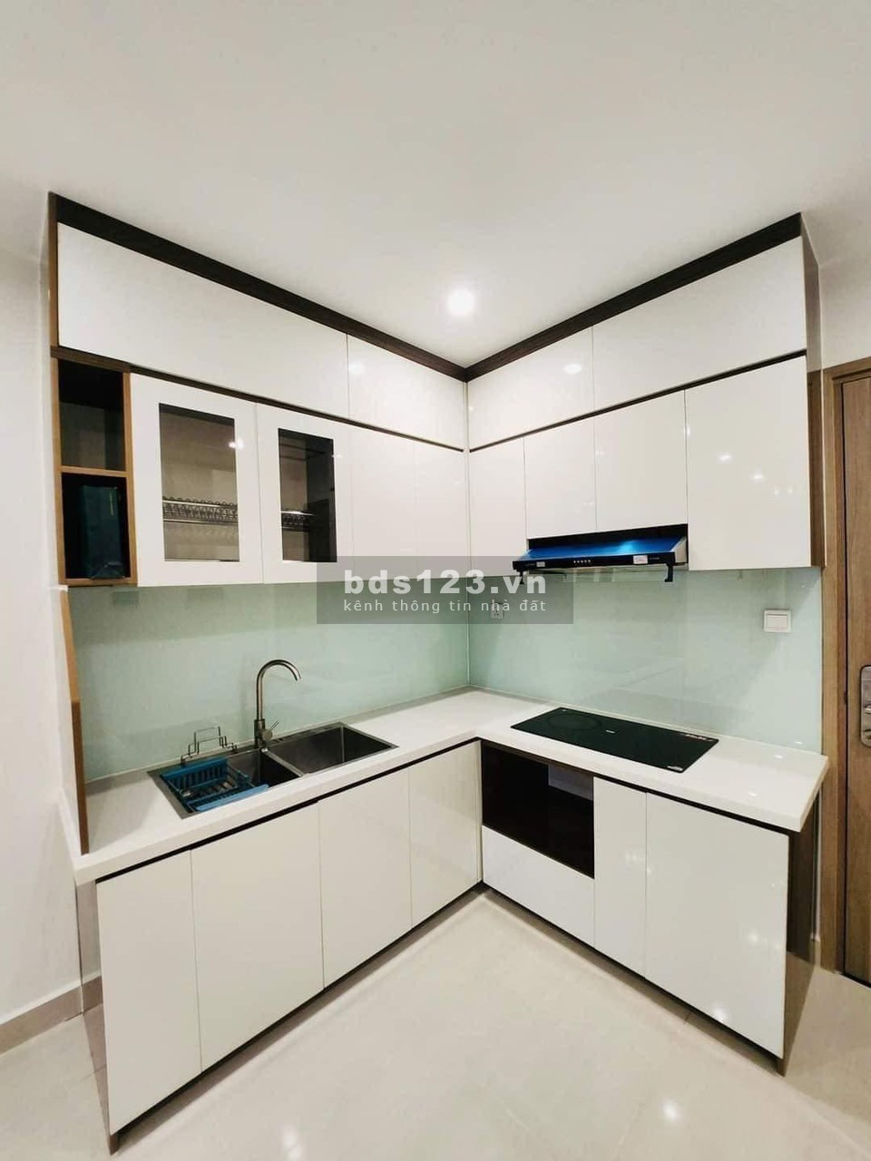 Cho thuê căn 1PN+ bếp rèm 6,5 triệu tại Vinhomes Quận 9