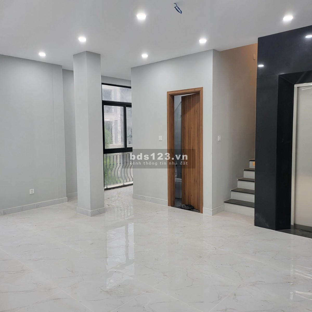 Cho thuê nhà phố 96m2 hoàn thiện nguyên căn hỗ trợ 12,5 triệu