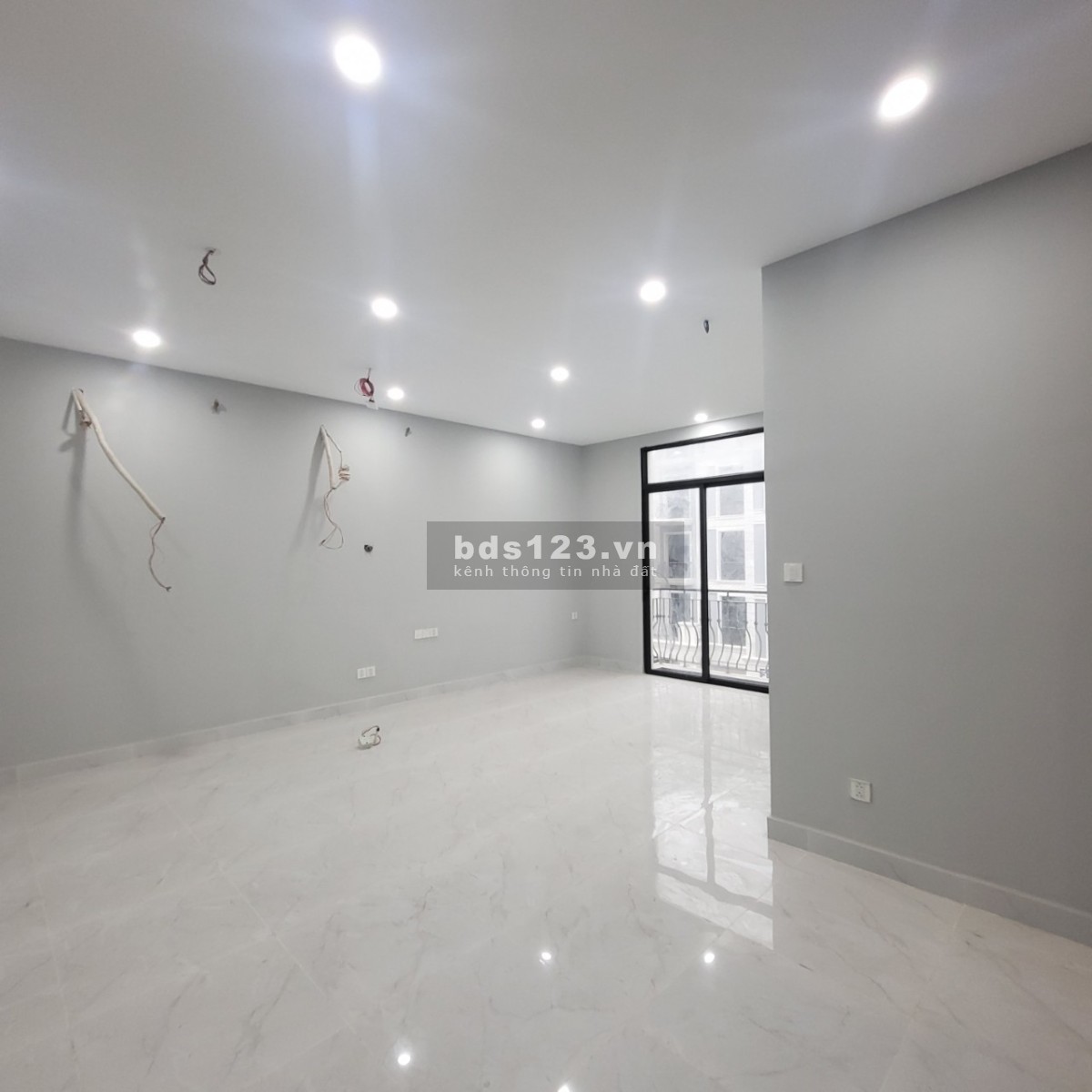 Cho thuê nhà phố 96m2 hoàn thiện nguyên căn hỗ trợ 12,5 triệu