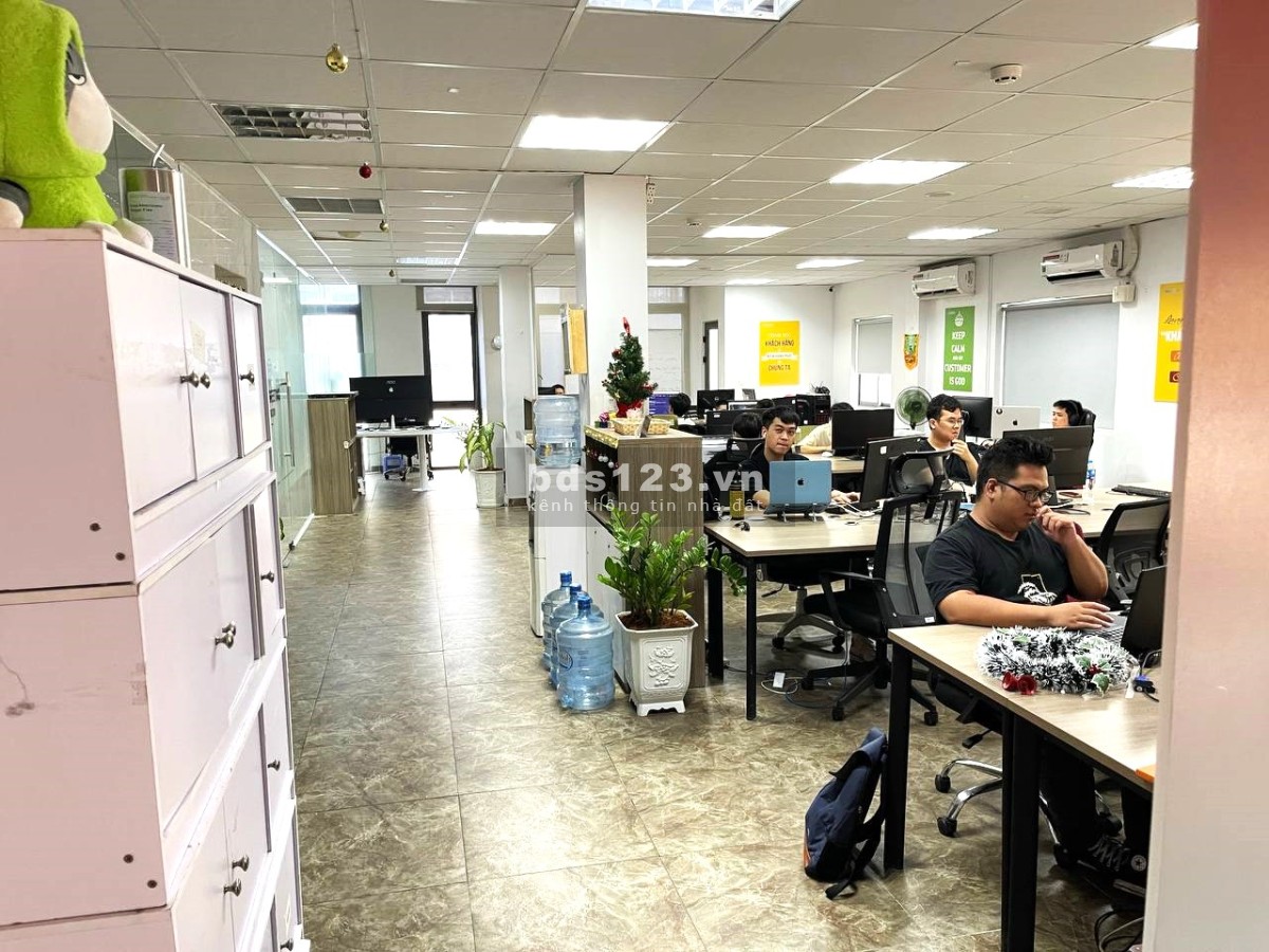 Cho thuê mặt bằng 132m2 - Hỗ trợ cắt sàn theo yêu cầu