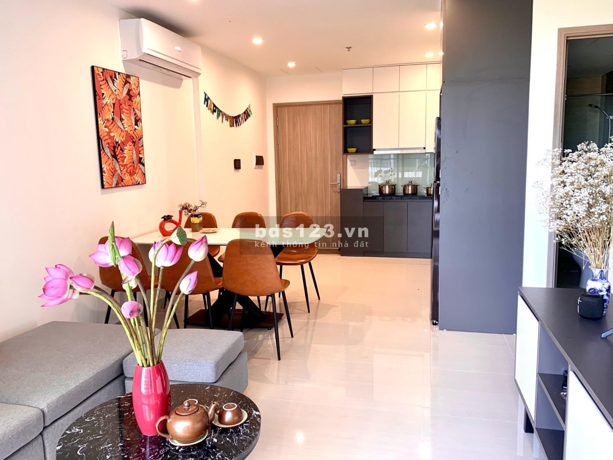 Chính chủ bán cắt lỗ (250tr) căn 3N góc + 2VS giá 2.45tỷ tại Vinhomes LH: 0969.493.294.