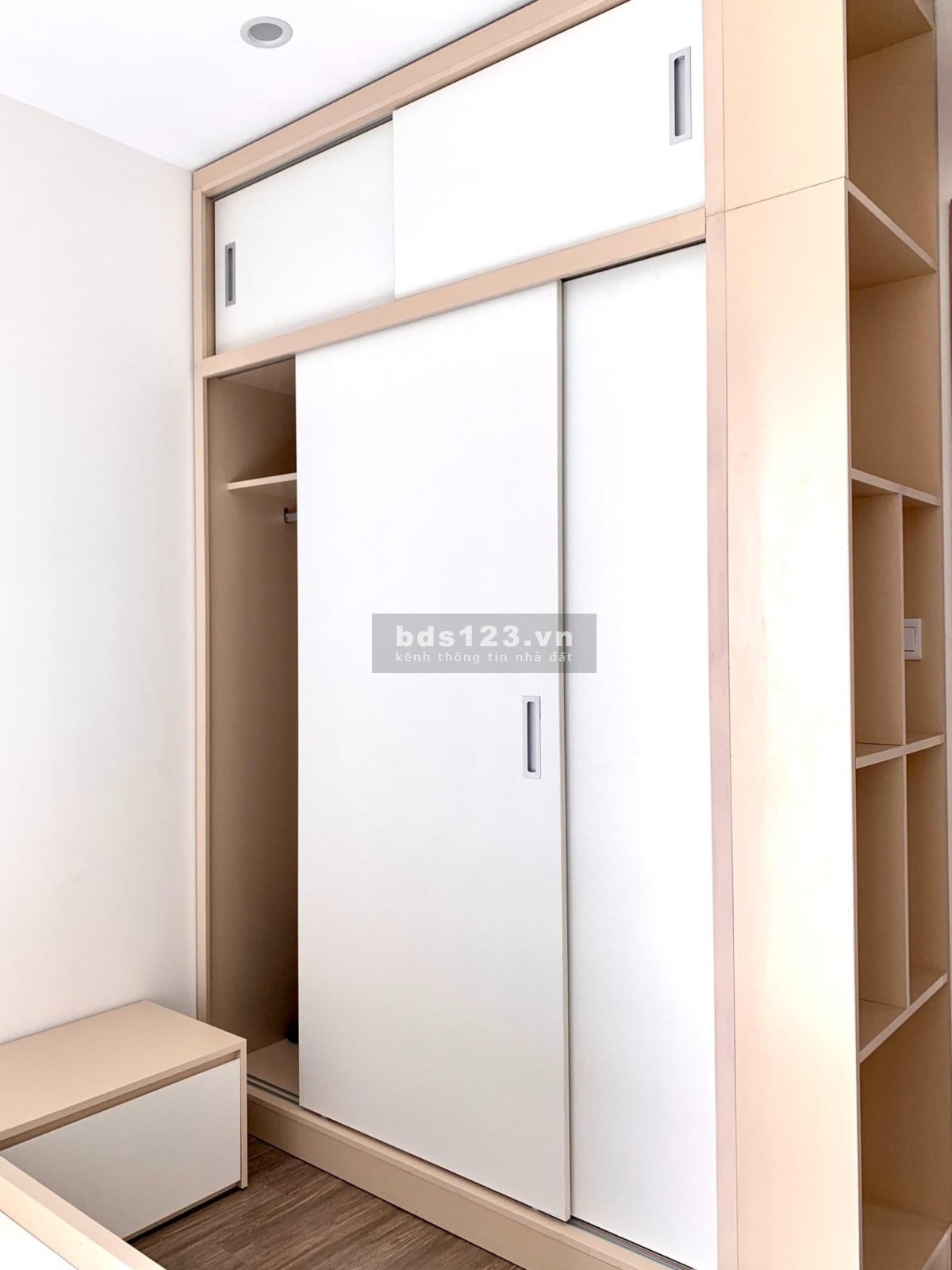 Chính chủ bán cắt lỗ (250tr) căn 3N góc + 2VS giá 2.45tỷ tại Vinhomes LH: 0969.493.294.