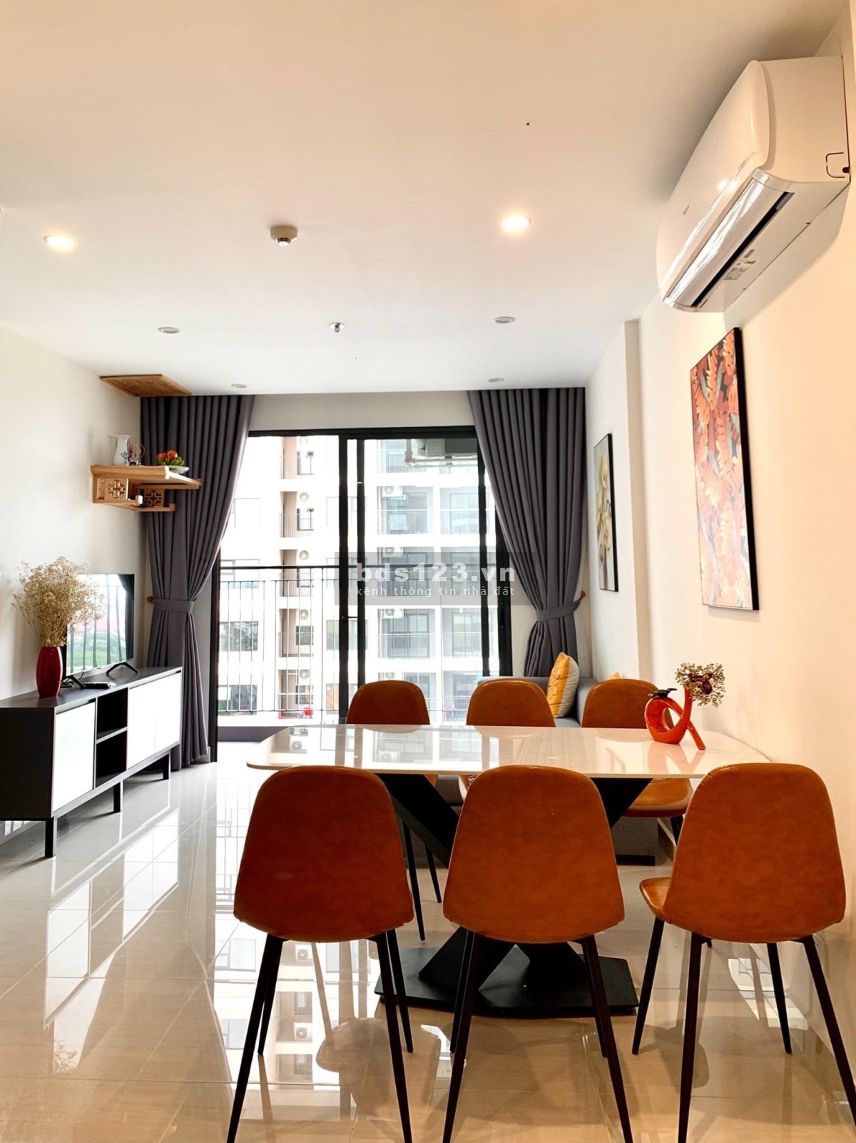 Chính chủ bán cắt lỗ (250tr) căn 3N góc + 2VS giá 2.45tỷ tại Vinhomes LH: 0969.493.294.