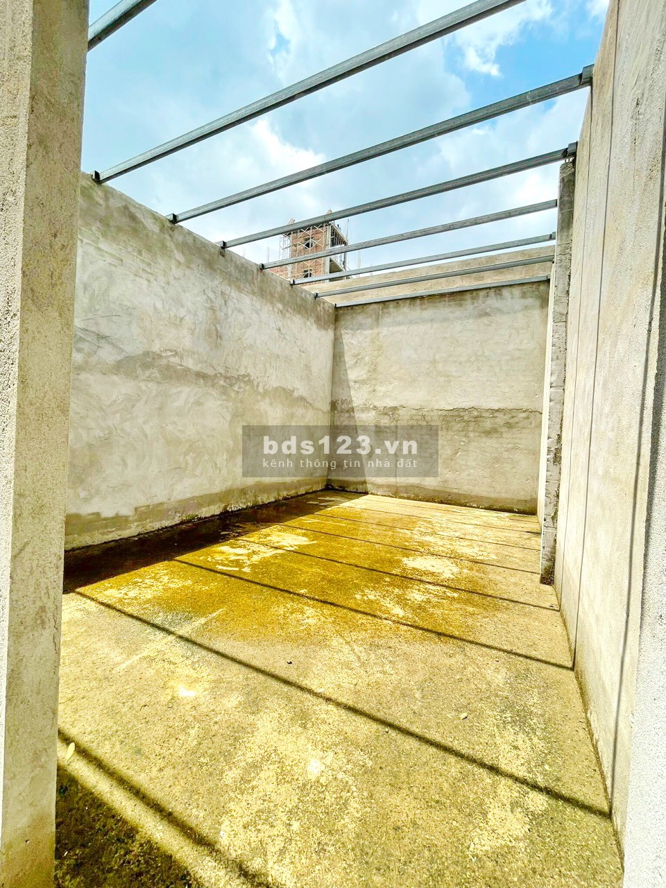 Cần sang lại mặt bằng 1 lầu có 12 phòng mặt tiền Cư Xá Ngân Hàng Q7 giá 500tr