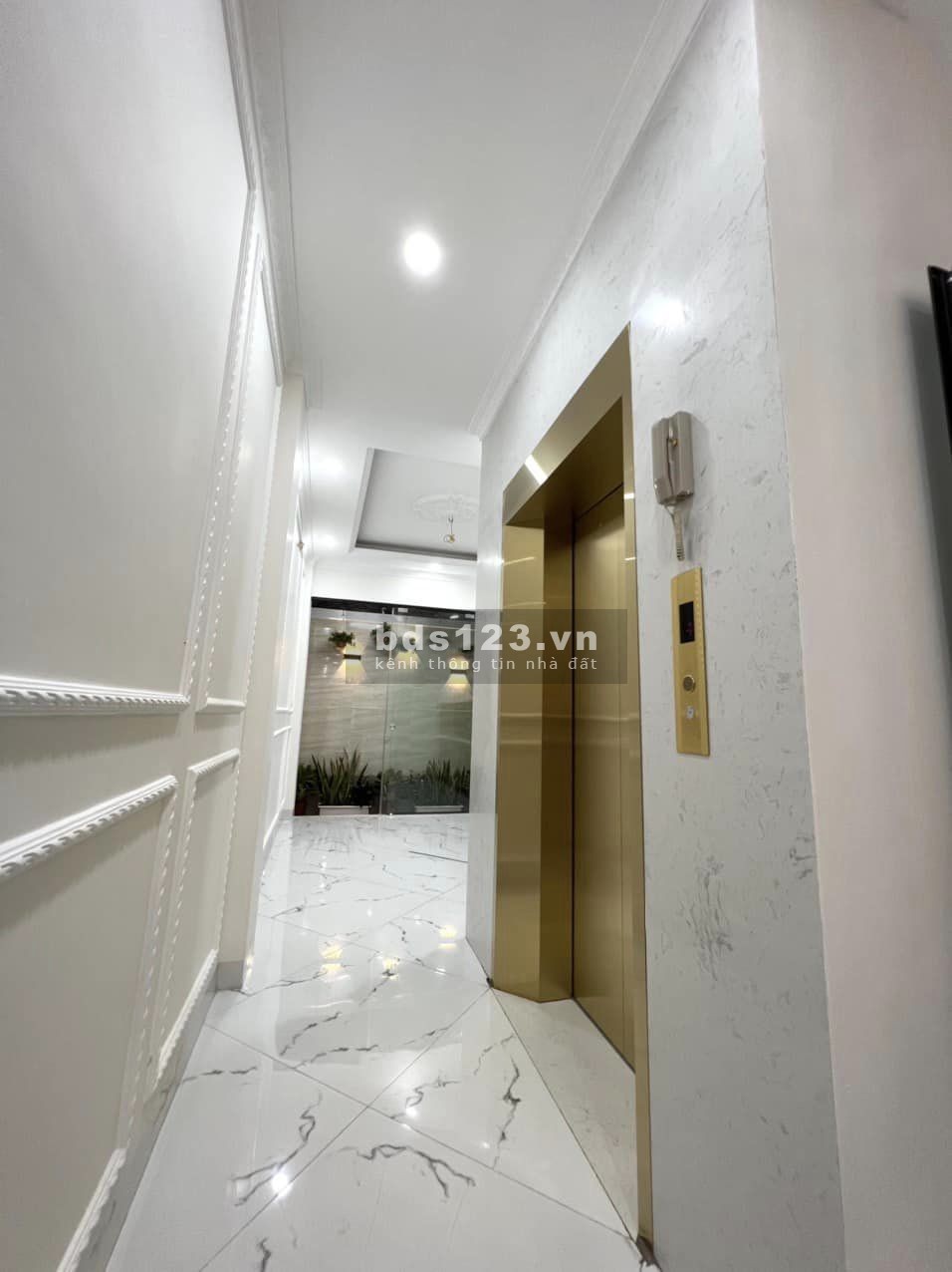 Bán nhà phố Thái Thịnh – Gara – Phân Lô – Thang Máy. Dt 61m2, giá 13.5 tỷ