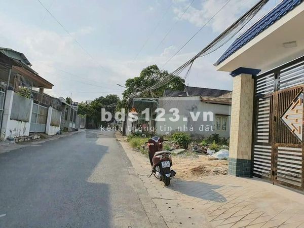 Gia đình cần bán 500m2(10x50) đất Bình Dương giá ngộp 430 triệu