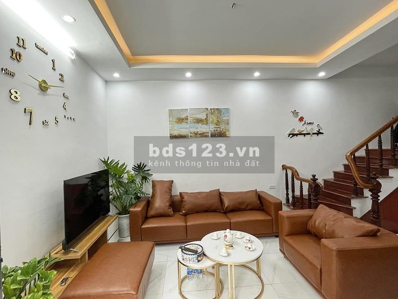 Bán nhà mới ở ngay, gần Triệu Nữ Vương, 4.5x10, 2 tầng, dòng tiền 6 triệu
