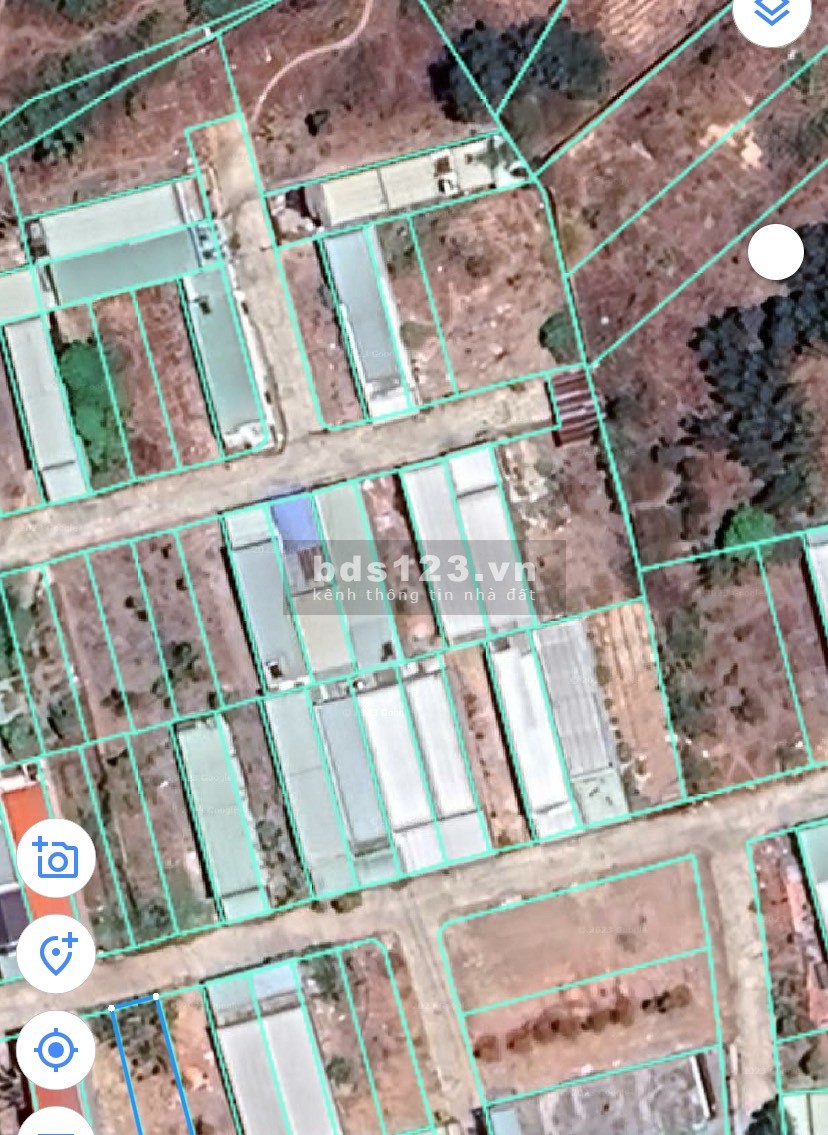 Bán nhanh lô đất 274.3 m2, sổ riêng có 80 m2 thổ cư. Giá 1,2 tỷ.