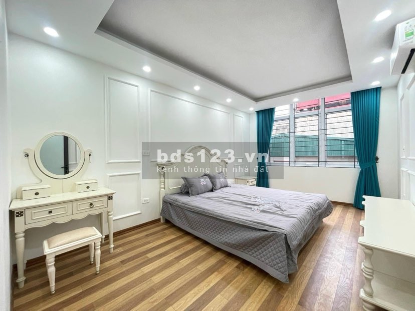 Một nhà ra phố. Cực rẻ âu cơ, 38m2, 5 tầng, chỉ 4,9 tỷ có TL