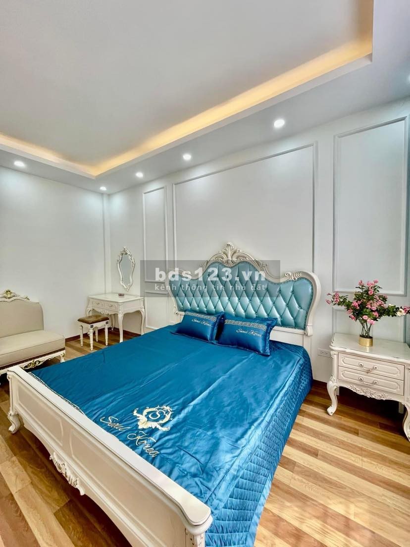 Một nhà ra phố. Cực rẻ âu cơ, 38m2, 5 tầng, chỉ 4,9 tỷ có TL