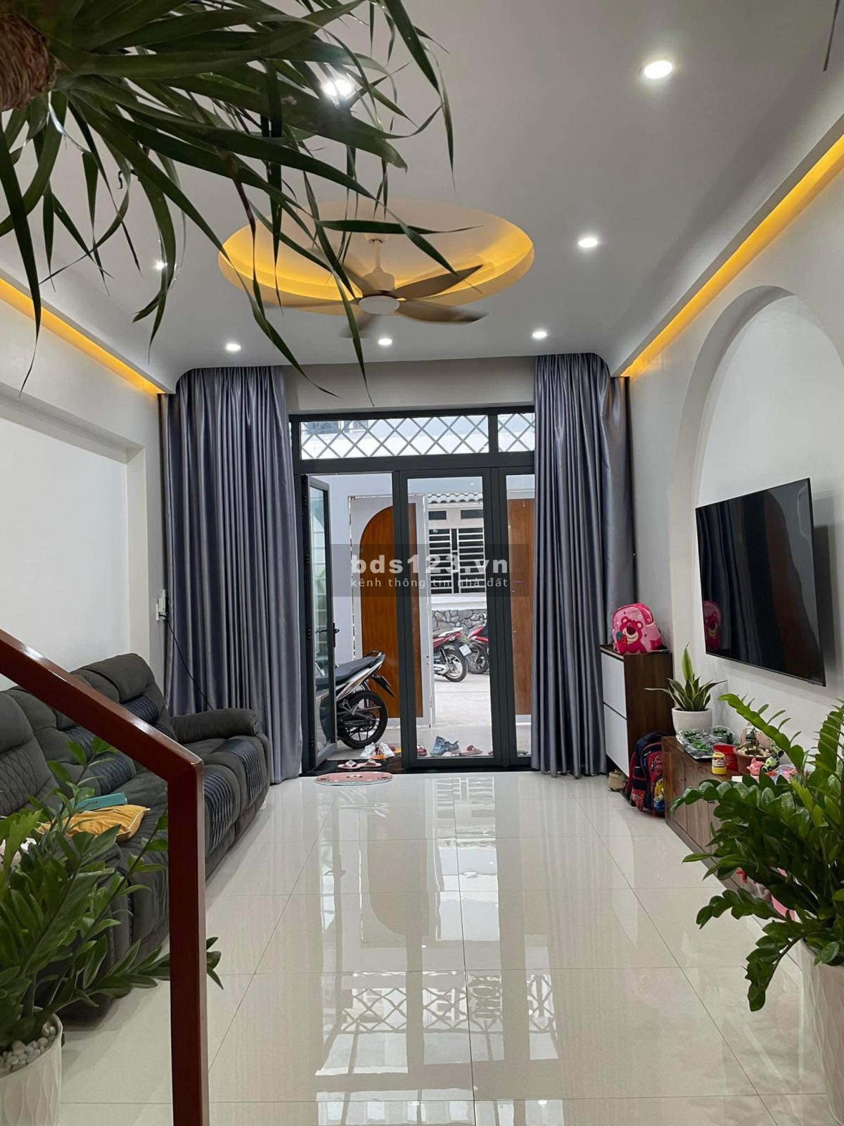 Nhà mới ngay trung tâm Thủ Đức, 2 tầng, diện tích 76m2. Chủ nhà giảm lộc còn 5.3 tỷ, thương lượng