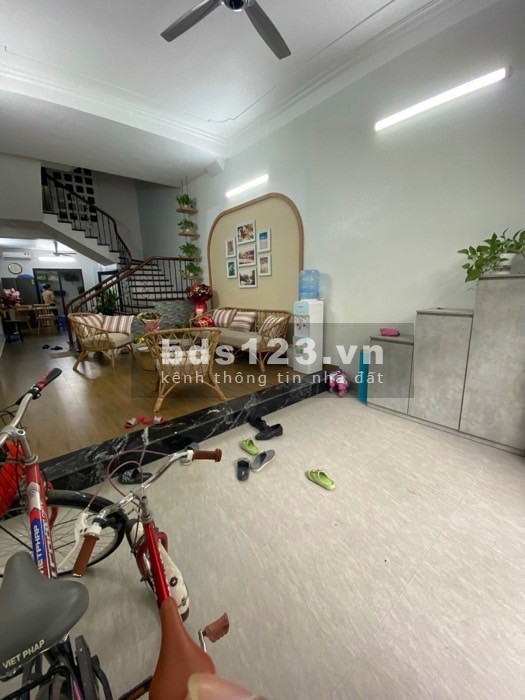Hiếm, Nhà Dân xây 4 tầng, 80m2, Phân Lô, ô tô tránh, Vỉa hè, Kinh Doanh, Nội Thất sang trọng, 11 tỷ
