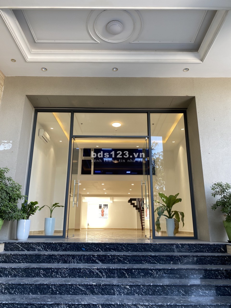 Mặt bằng 200m2 mặt tiền đường cạnh KCX Tân Thuận, Quận 7