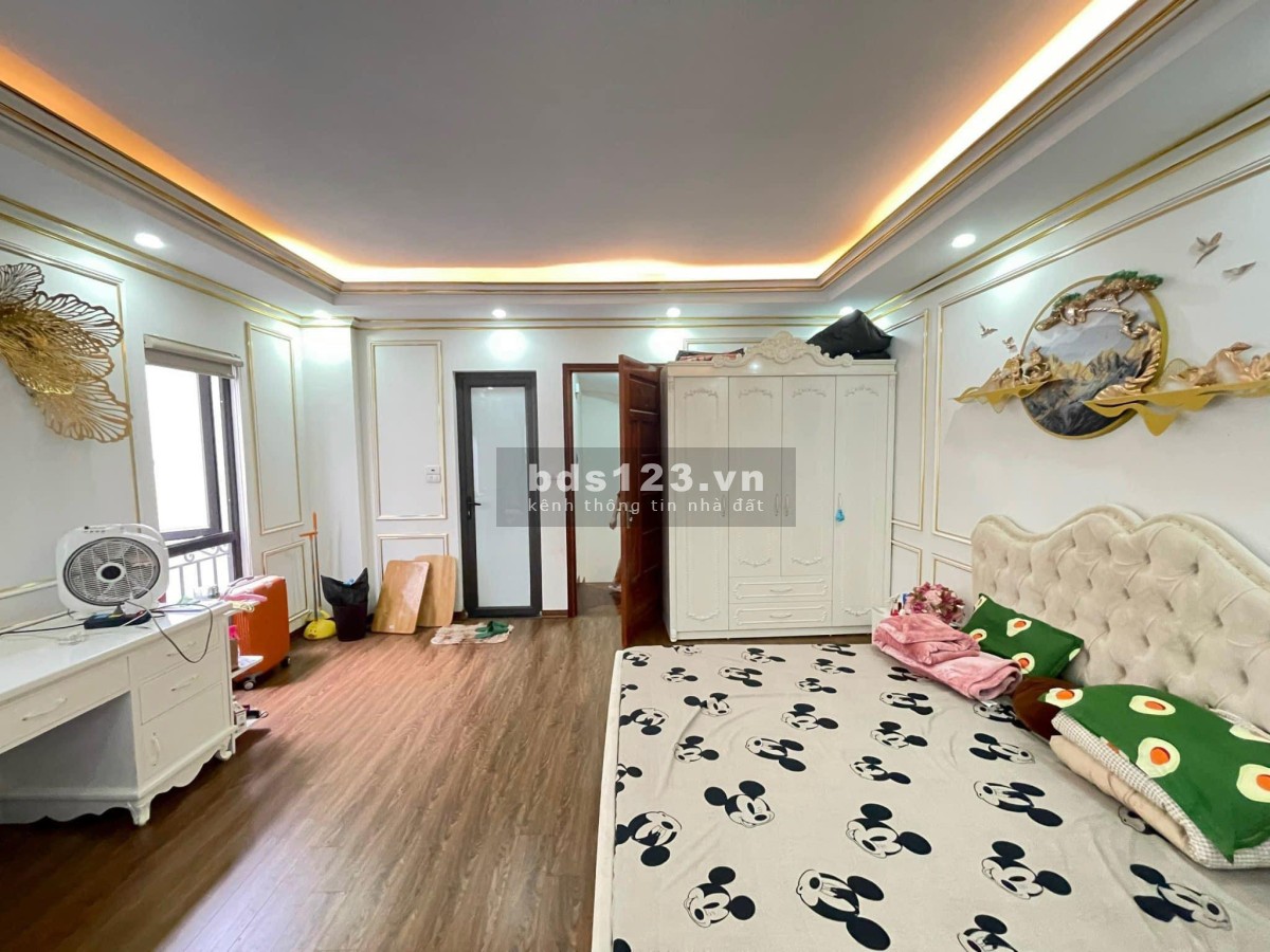 Hiếm - Nhà mặt phố Cự Lộc - 35M2 *5 tầng - O tô tránh - Kinh doanh - 7.9 tỷ
