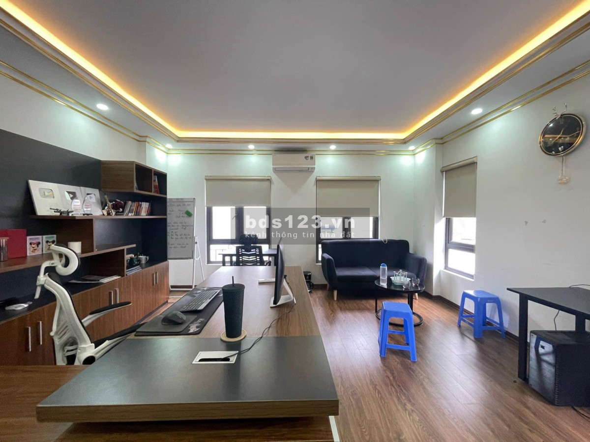 Hiếm - Nhà mặt phố Cự Lộc - 35M2 *5 tầng - O tô tránh - Kinh doanh - 7.9 tỷ