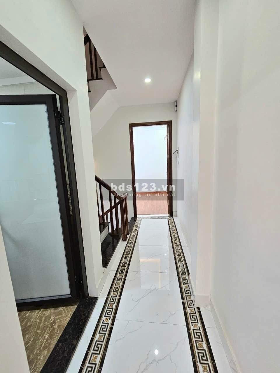 Cần bán nhà phố Chính Kinh, Thanh Xuân - 45M2*5 Tầng - Lô góc gần phố - 6.1 tỷ SĐCC