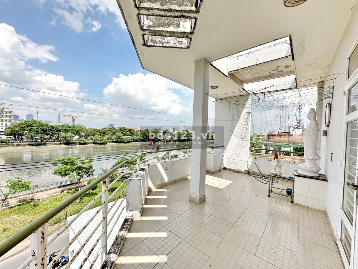 Bán nhà DT 8x16m mặt tiền view sông Trần Xuân Soạn Q7