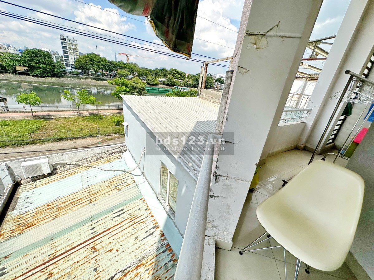 Bán nhà DT 8x16m mặt tiền view sông Trần Xuân Soạn Q7