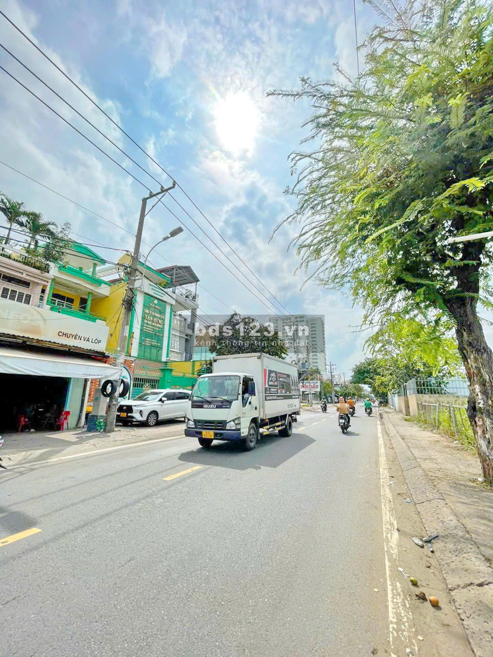 Bán nhà DT 8x16m mặt tiền view sông Trần Xuân Soạn Q7