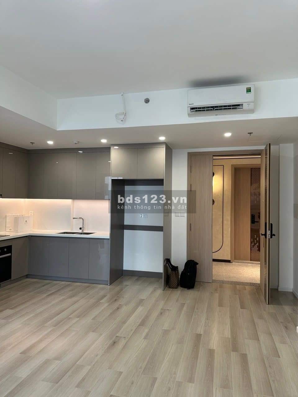 Cho thuê căn hộ Masteri Centre Point 2PN, đầy đủ nội thất sang trọng và cao cấp.