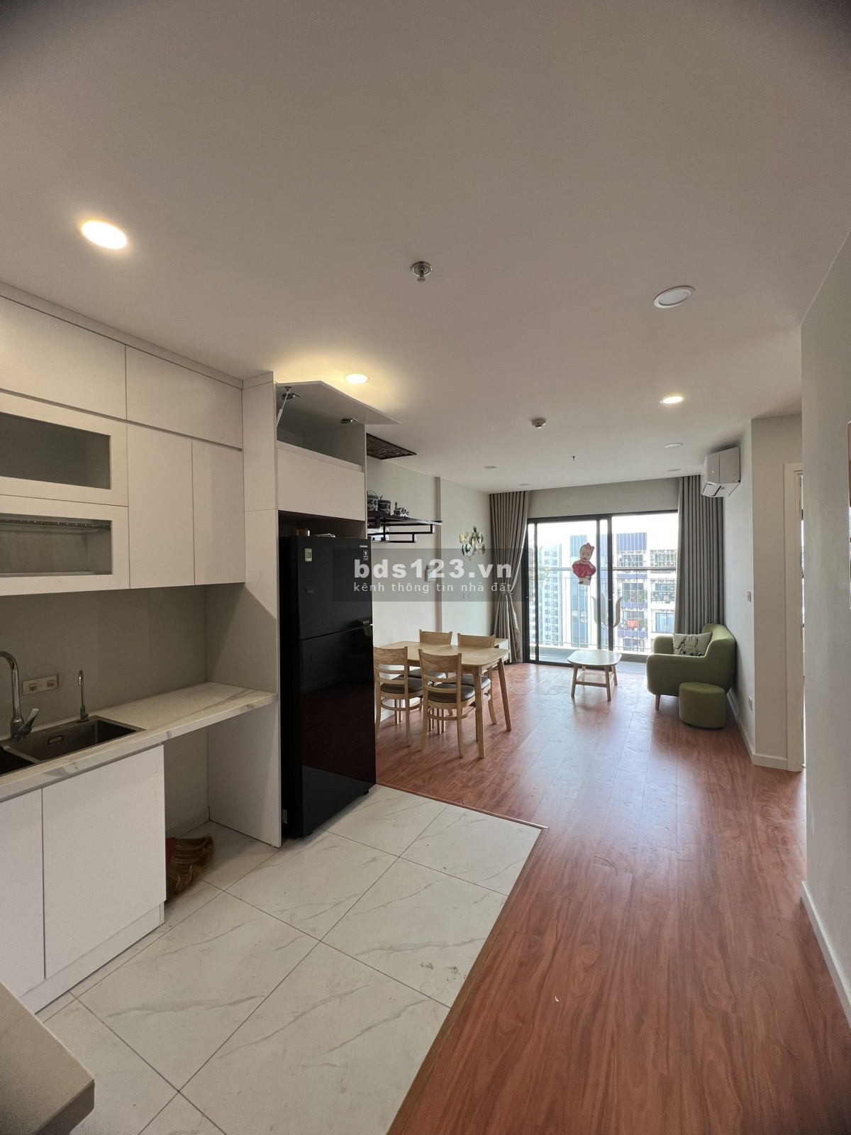 Bán 2 ngủ khu Imperia view bể bơi full đồ chỉ hơn 2,5 tỷ