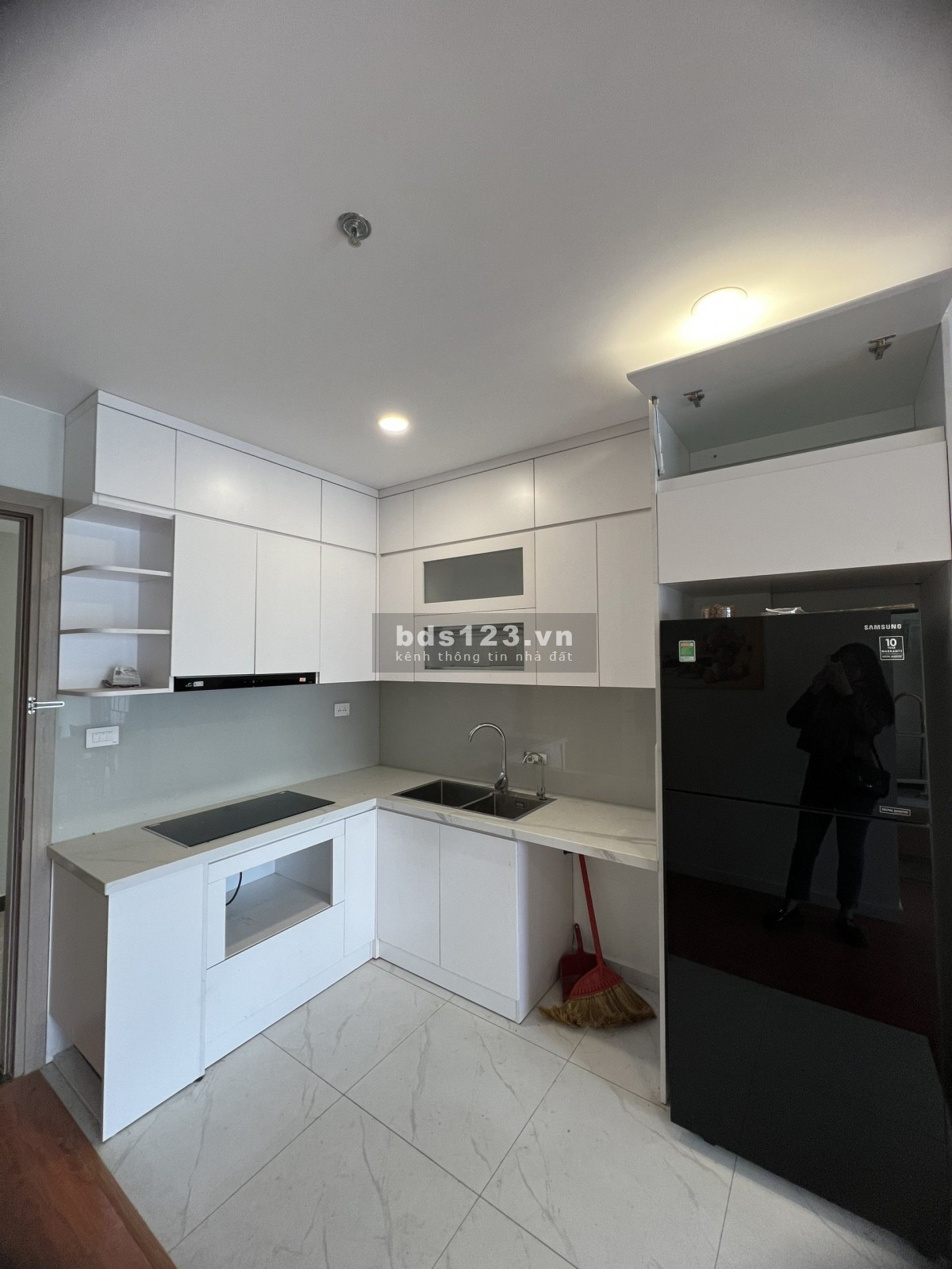 Bán 2 ngủ khu Imperia view bể bơi full đồ chỉ hơn 2,5 tỷ