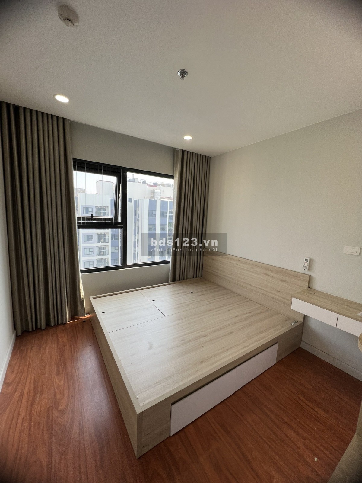 Bán 2 ngủ khu Imperia view bể bơi full đồ chỉ hơn 2,5 tỷ