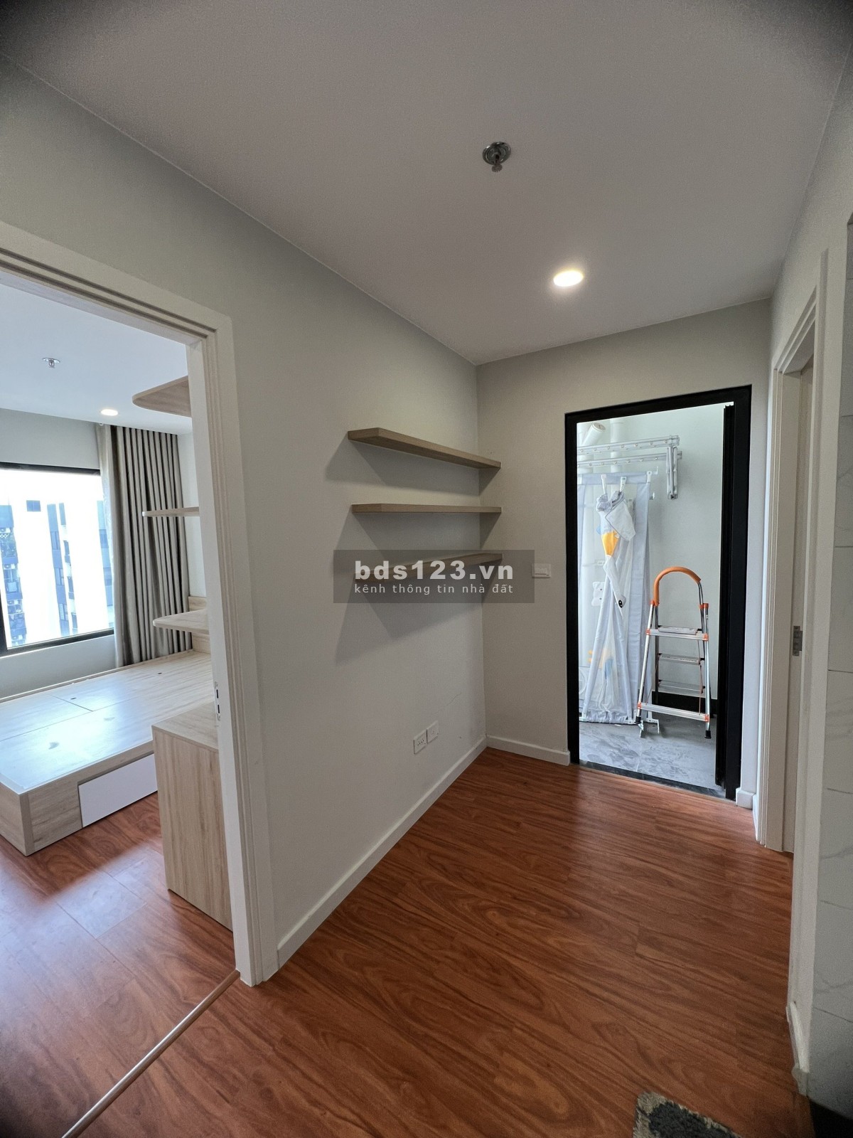 Bán 2 ngủ khu Imperia view bể bơi full đồ chỉ hơn 2,5 tỷ