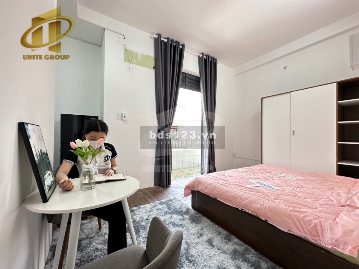Phòng mới khai trương ban công full nội thất ngay Hòa Hảo Q10